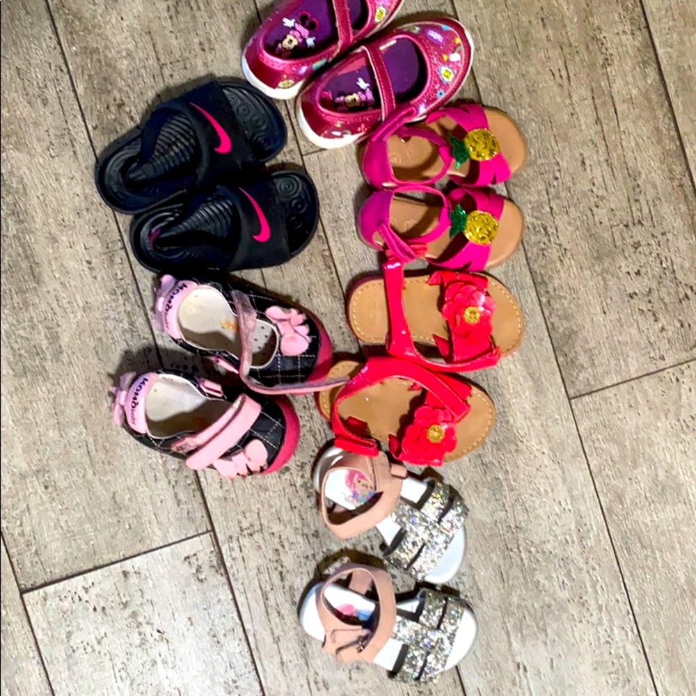 Shoe lot size 4 toddler